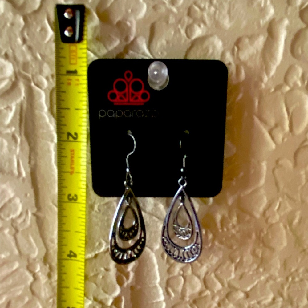Paparazzi Dangle Earring